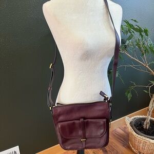 Elegant Fossil Burgundy Leather Crossbody Bag
